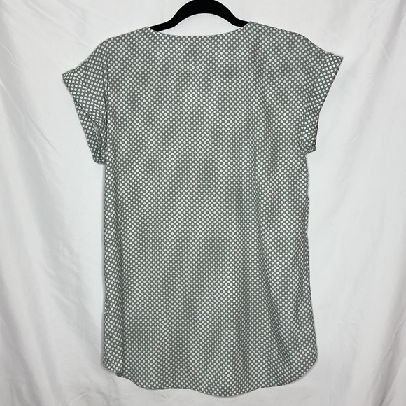 Express Zip-Up Short Sleeve Blouse - Picture 4 of 5